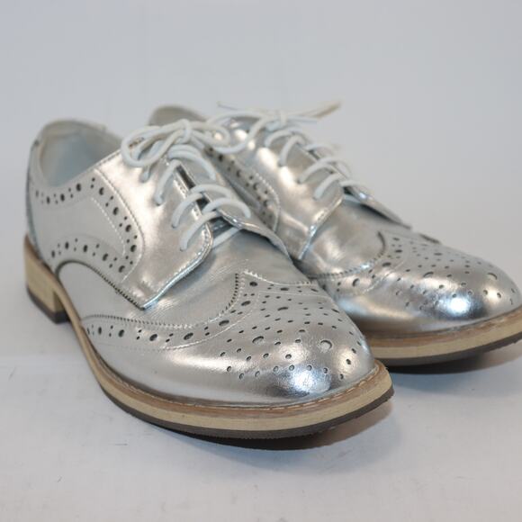 Women’s Silver Metallic Oxford Wingtip Brogue Shoes Size 9 Lace-Up Dress Flats - Picture 1 of 7
